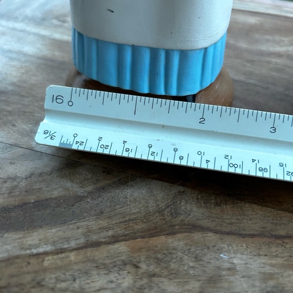 Byron Molds Amish Woman Porcelain Ceramic Statue 1974. - Picture 3 of 12